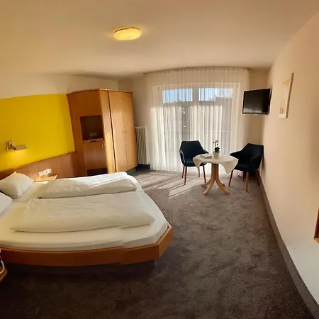 ホテル Zur Linde 3*