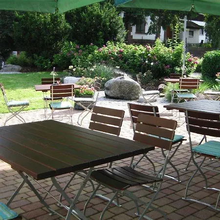 Zur Linde Hotel 3*