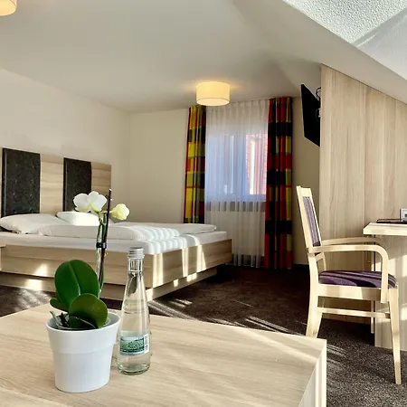 Zur Linde ホテル Loßburg