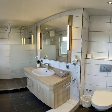Zur Linde 3* Loßburg