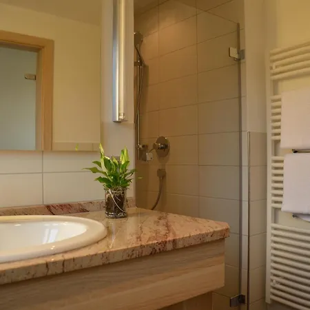 ホテル Zur Linde Loßburg