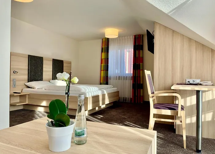 Zur Linde Hotel 3*